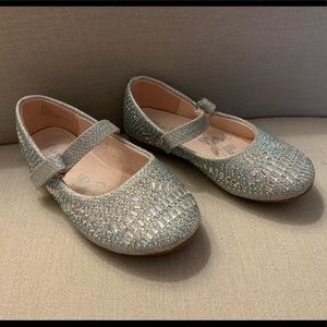 Beautiful sparkle dress shoes toddler 6